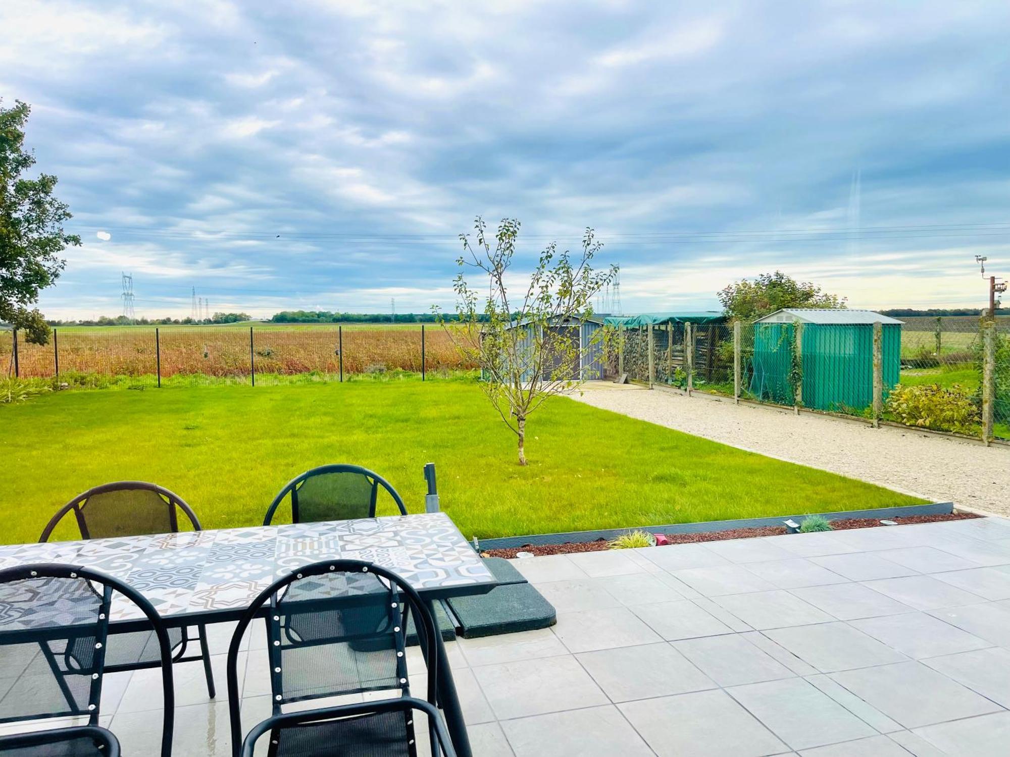 Petite Maison Au Calme Poupry Exterior foto
